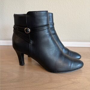 Life Stride Flex Ankle Booties, 8